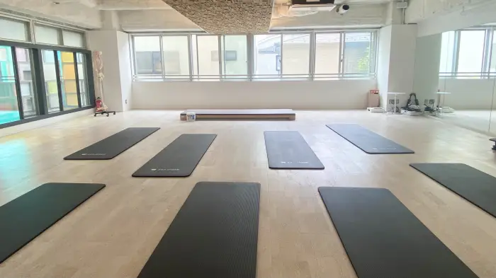 zen place pilatesの浅草スタジオのマットピラティス